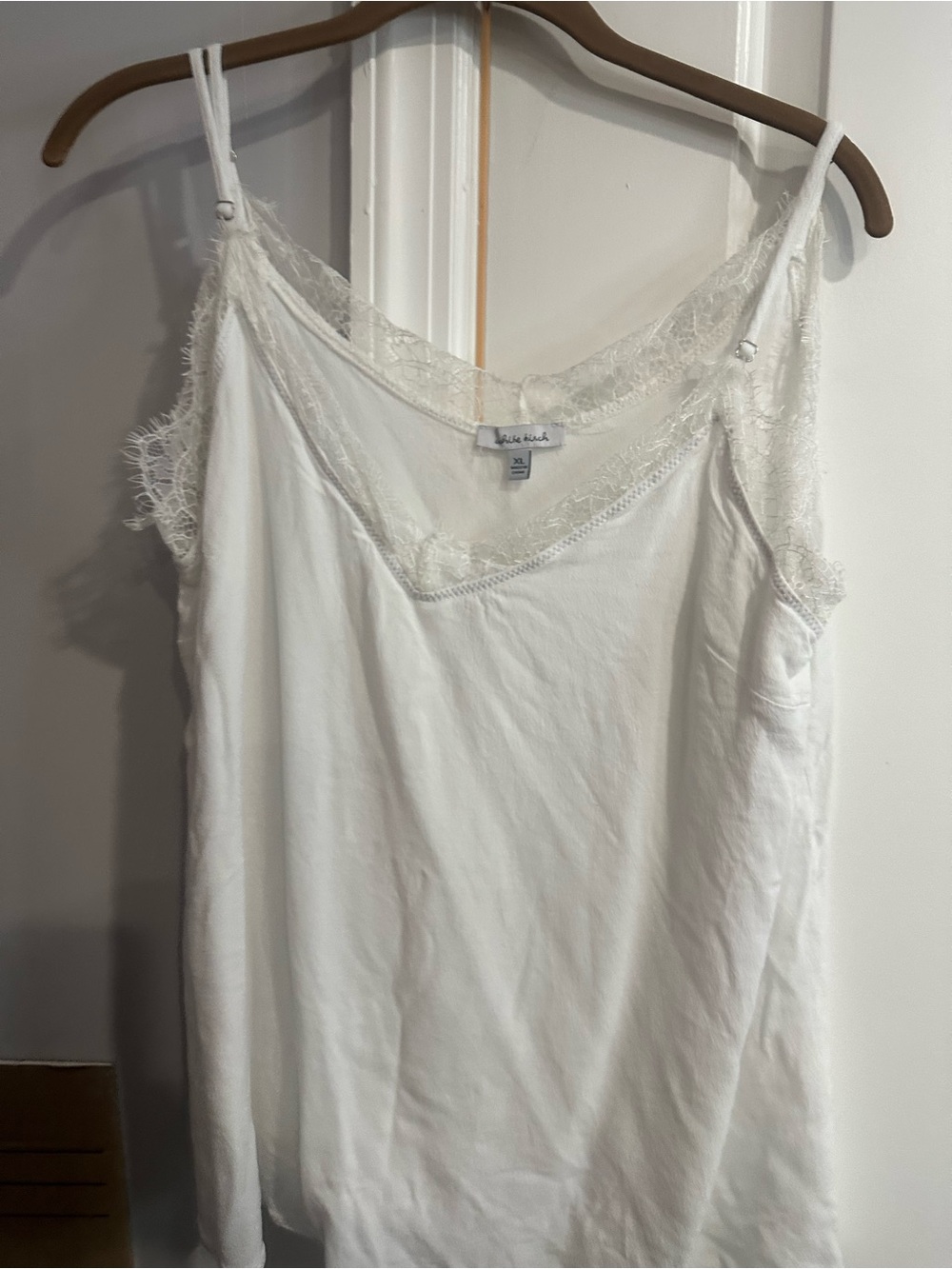 white birch White Lace-Trim Tank Top